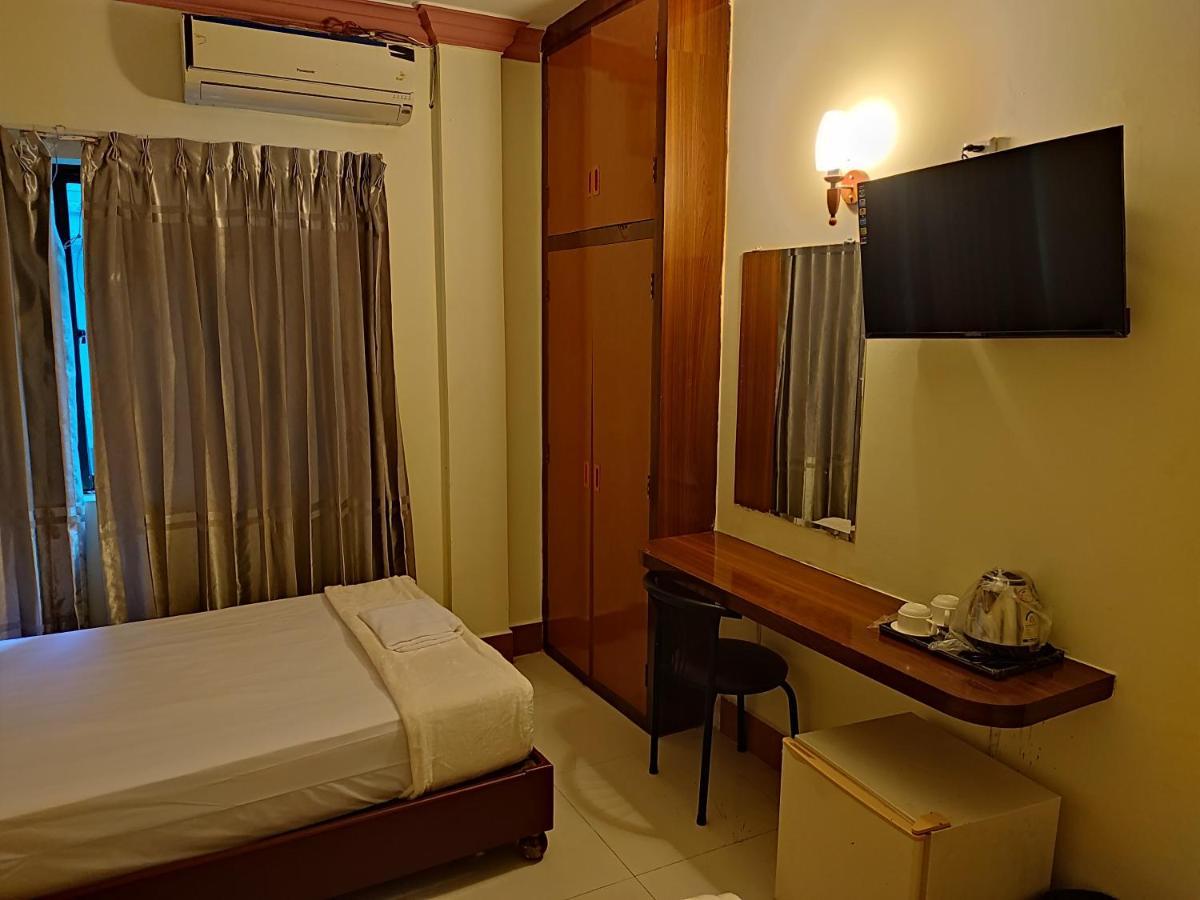 Galaxy Rs Hotel Phnom-Penh Buitenkant foto