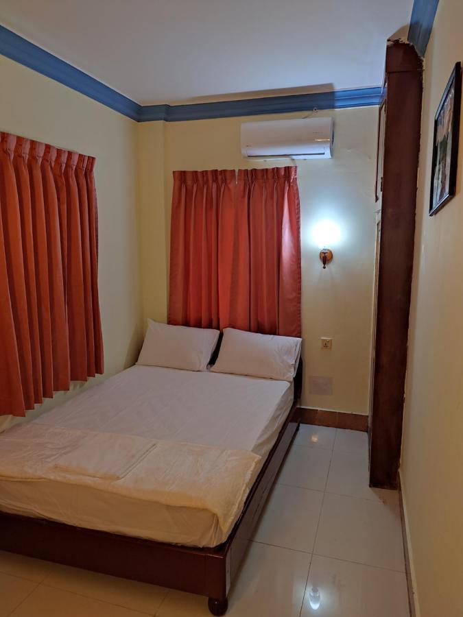 Galaxy Rs Hotel Phnom-Penh Buitenkant foto