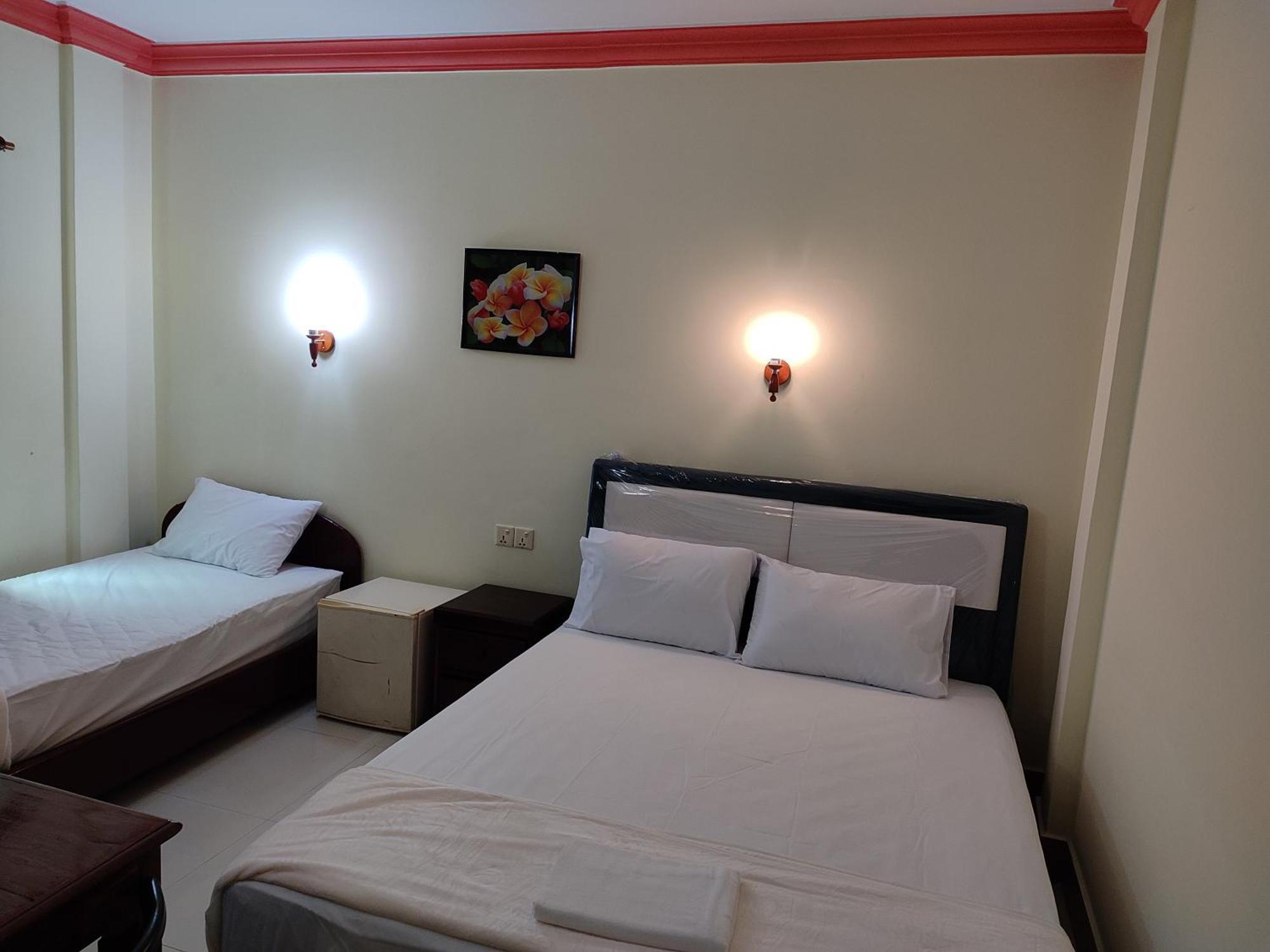 Galaxy Rs Hotel Phnom-Penh Buitenkant foto