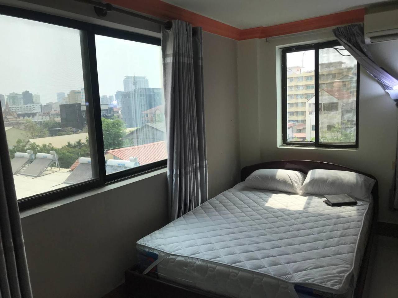 Galaxy Rs Hotel Phnom-Penh Buitenkant foto